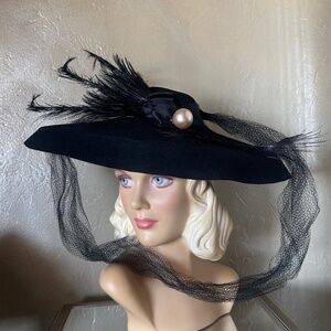 GLAMOROUS 1940s' BLACK FELT WIDE BRIM HAT + TALL FEATHERS, LARGE PEARL $ VEILING